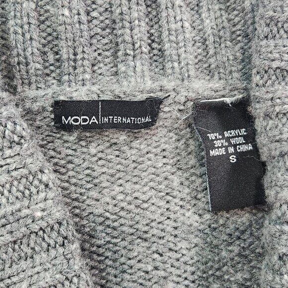 Moda International Sweater Woman’s Sz Small Wool Blend Gray Wrap Buckle
Lot F - Picture 9 of 9